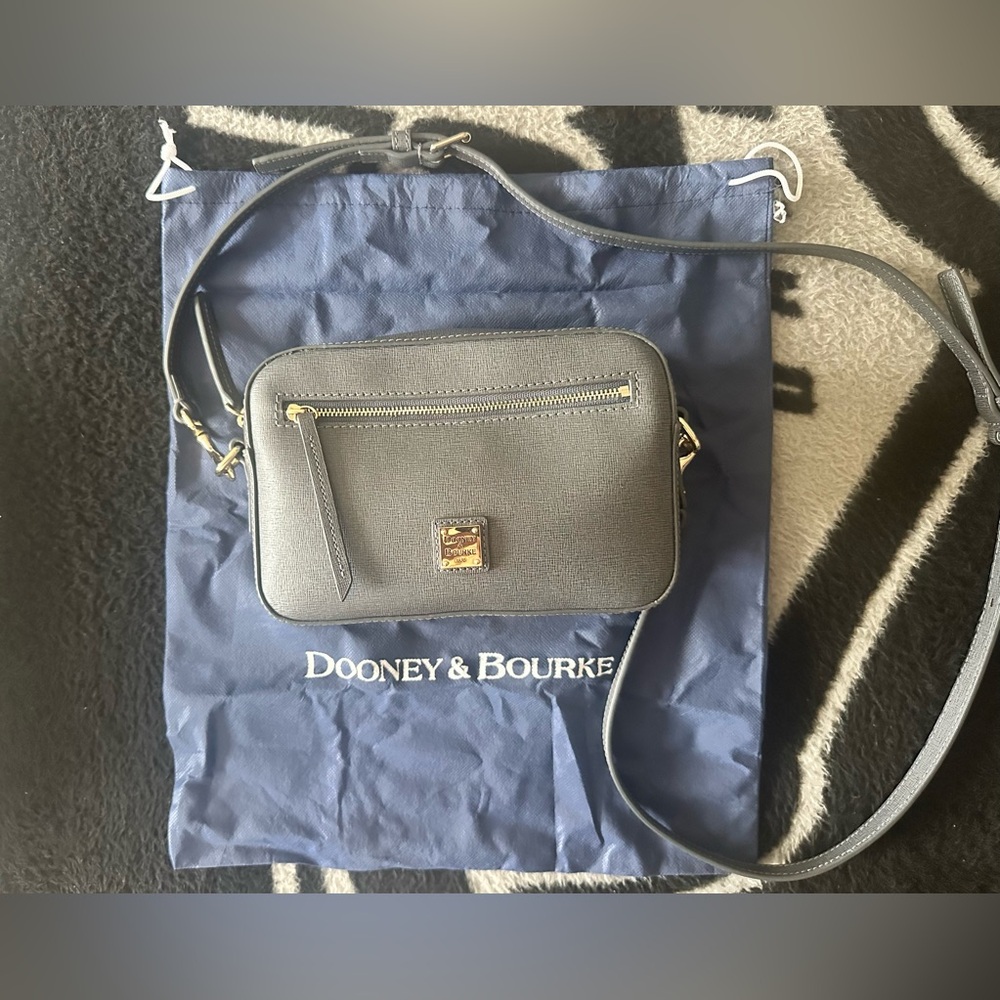 Dooney & Bourke Gray Saffiano Camera Zip Crossbody Bag W Matching Wallet